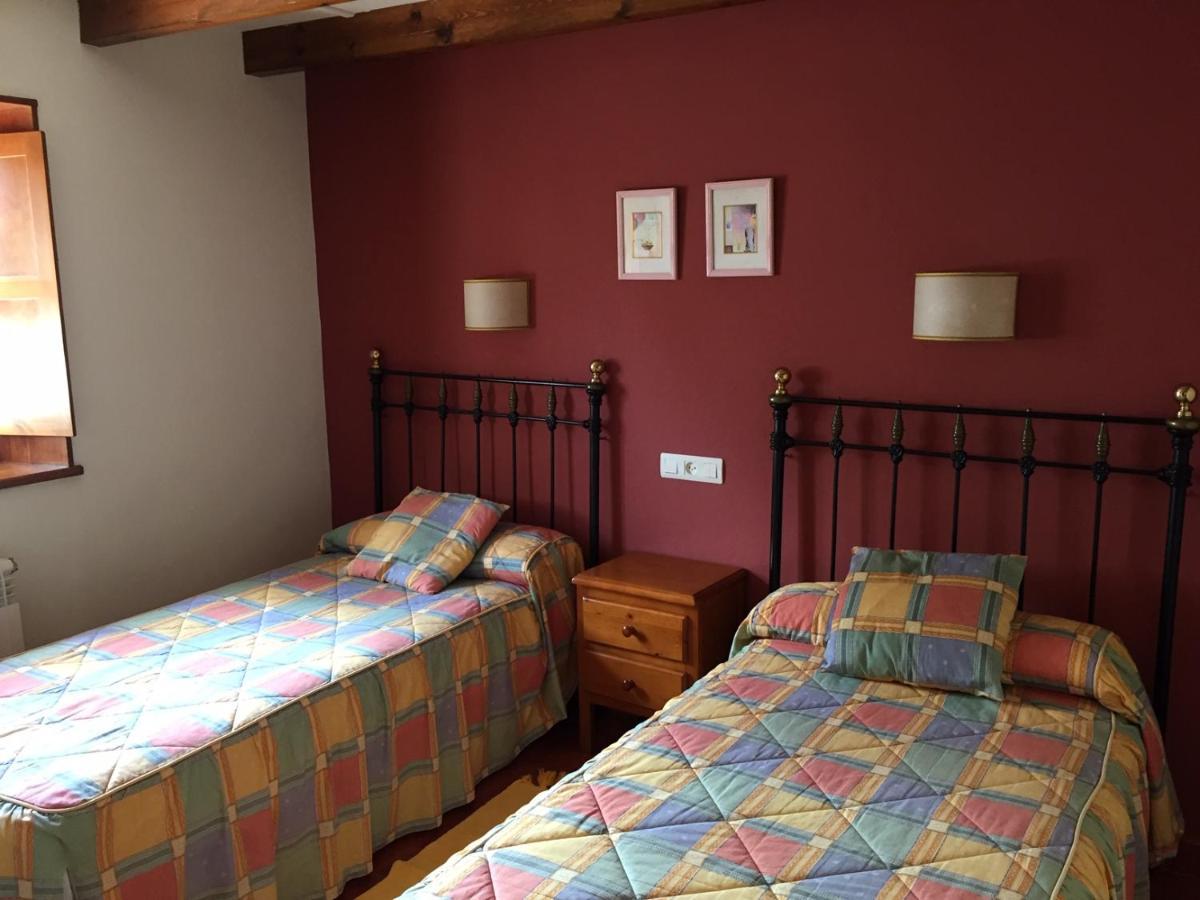 Apartamentos El Cueto De Los Collado Villanueva de Pria Екстериор снимка