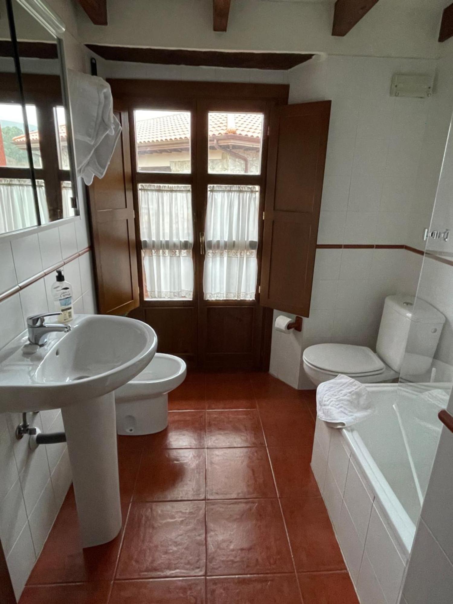 Apartamentos El Cueto De Los Collado Villanueva de Pria Екстериор снимка