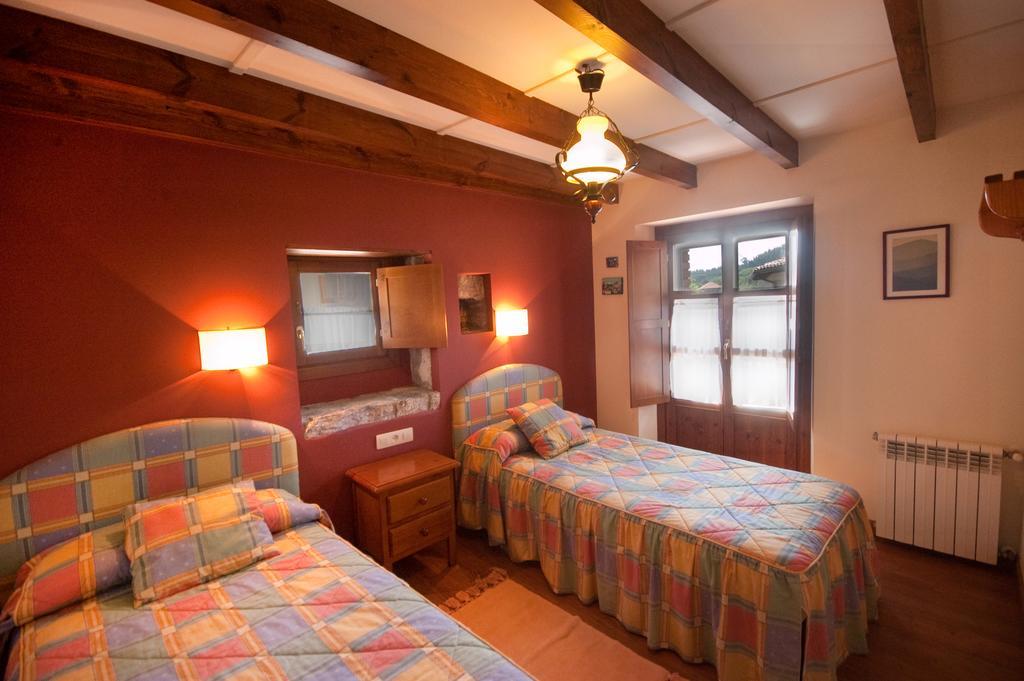 Apartamentos El Cueto De Los Collado Villanueva de Pria Екстериор снимка