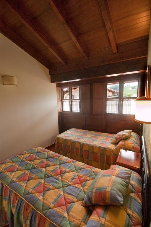 Apartamentos El Cueto De Los Collado Villanueva de Pria Екстериор снимка