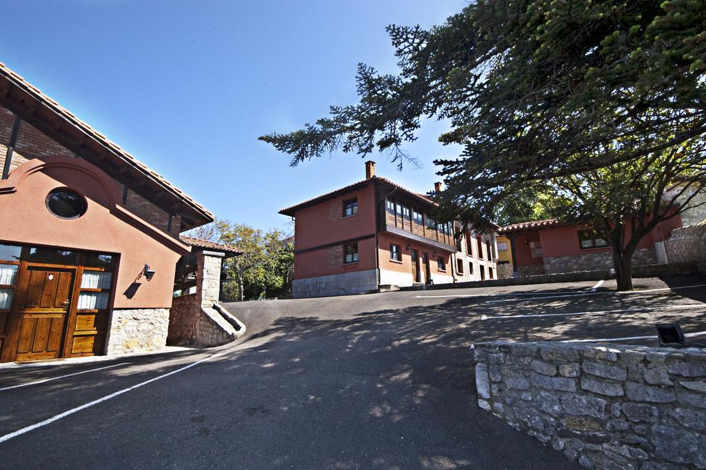 Apartamentos El Cueto De Los Collado Villanueva de Pria Екстериор снимка